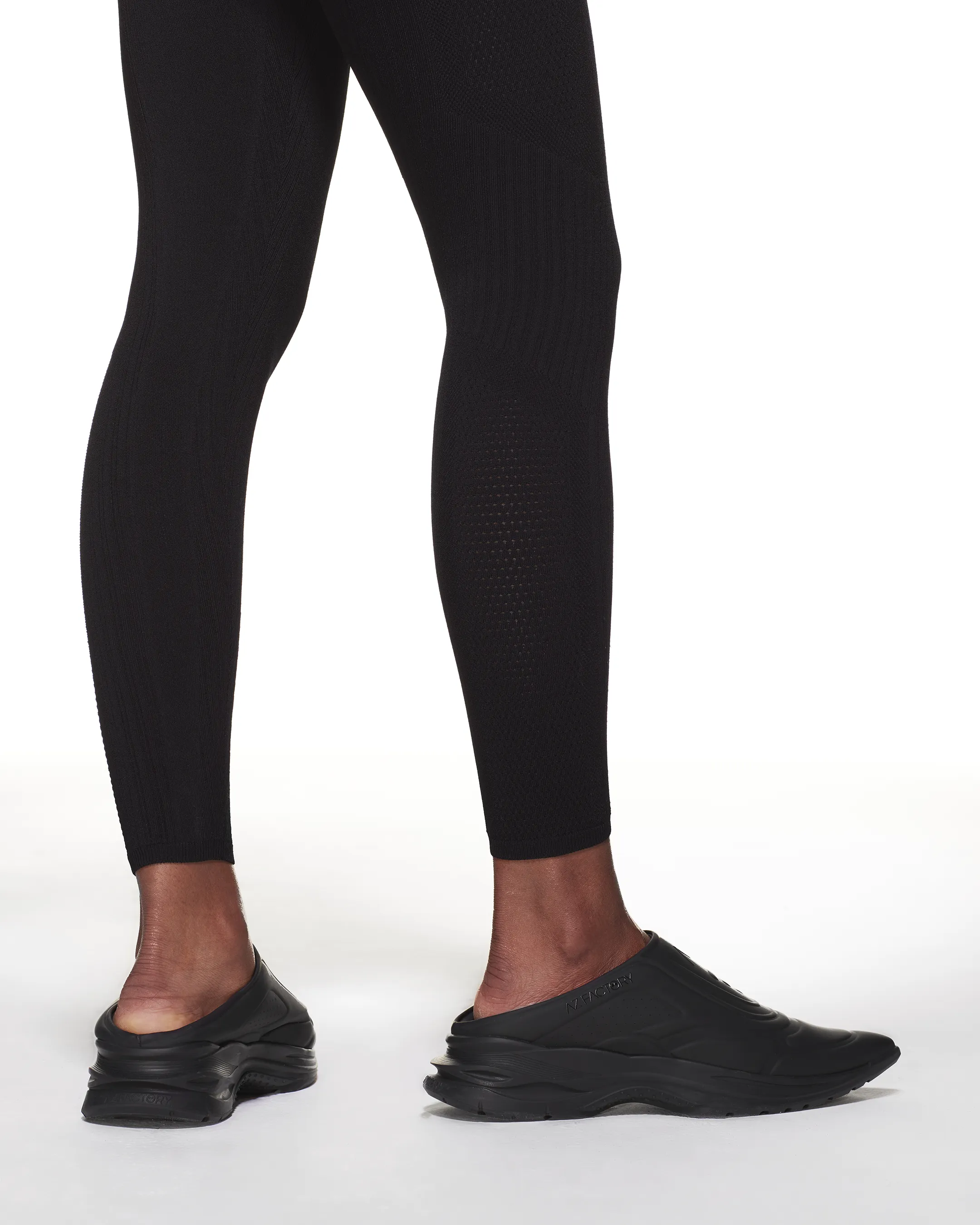 POINTY SNEAKS SLIP ON - BLACK