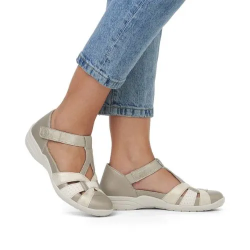 R7601 Mary-Jane Shoe